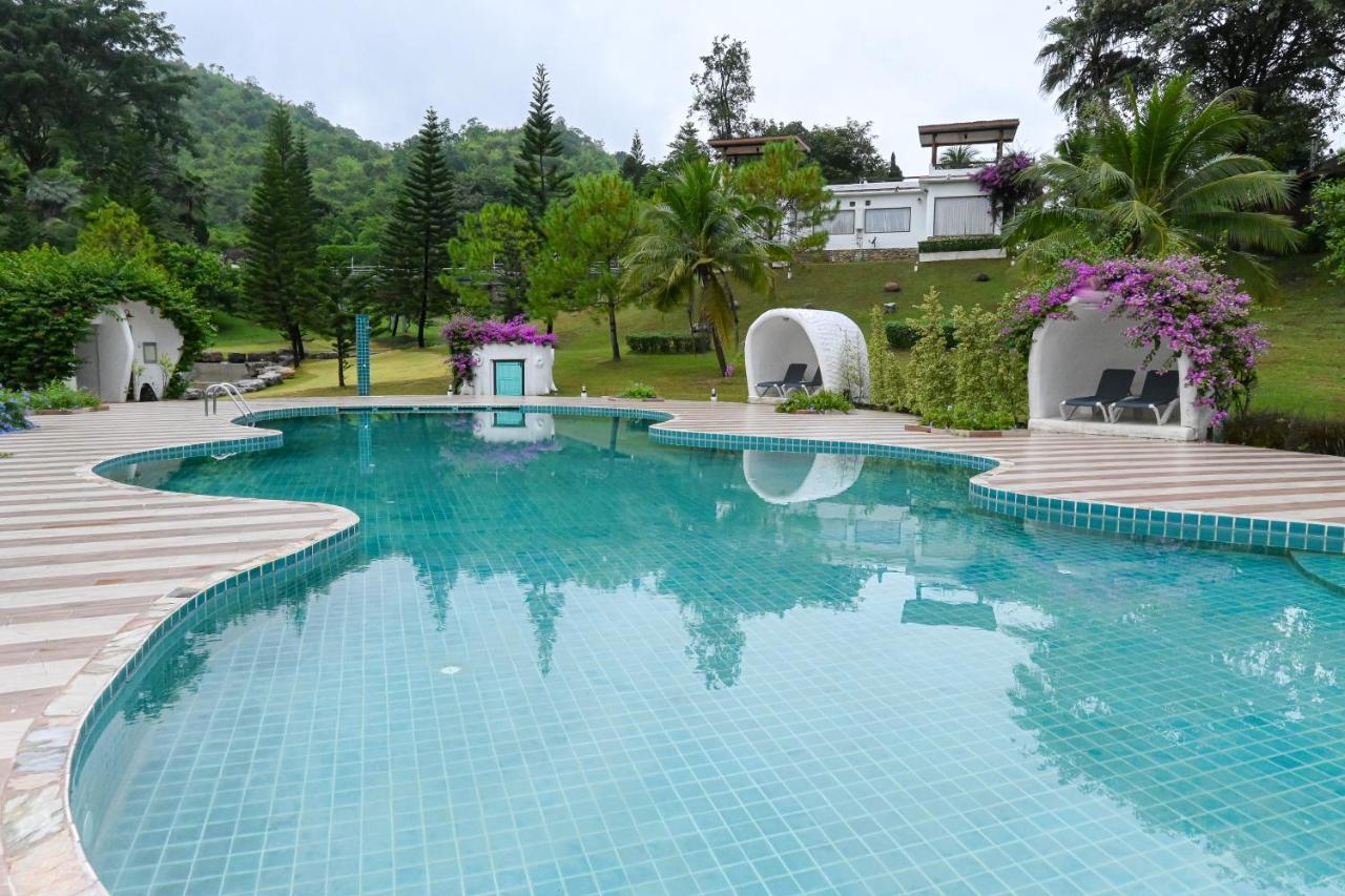 Swiss Valley Hip Resort Suan Phueng Extérieur photo