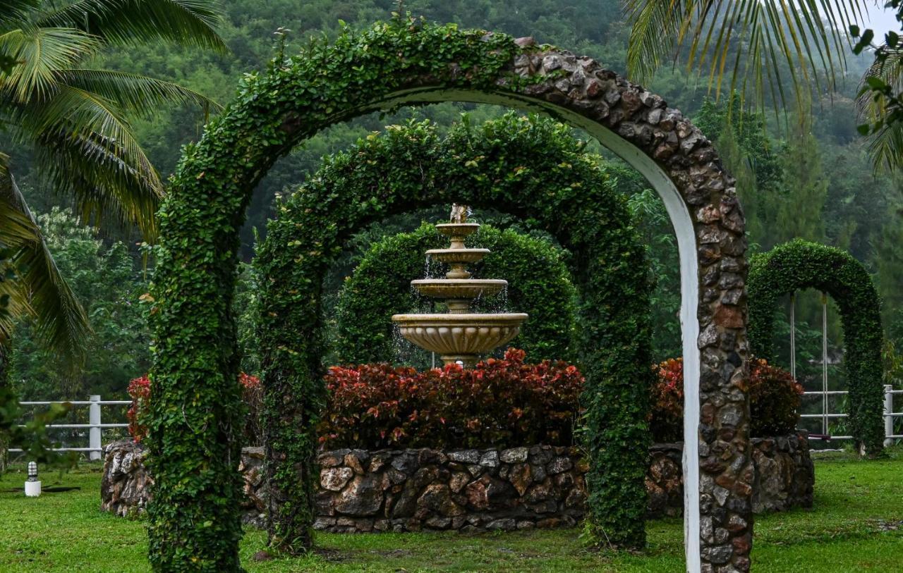 Swiss Valley Hip Resort Suan Phueng Extérieur photo