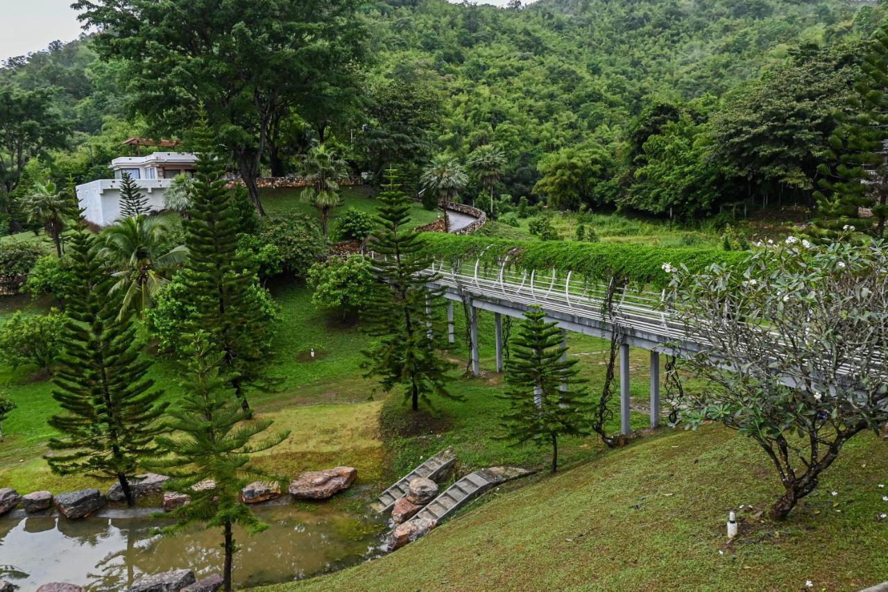 Swiss Valley Hip Resort Suan Phueng Extérieur photo