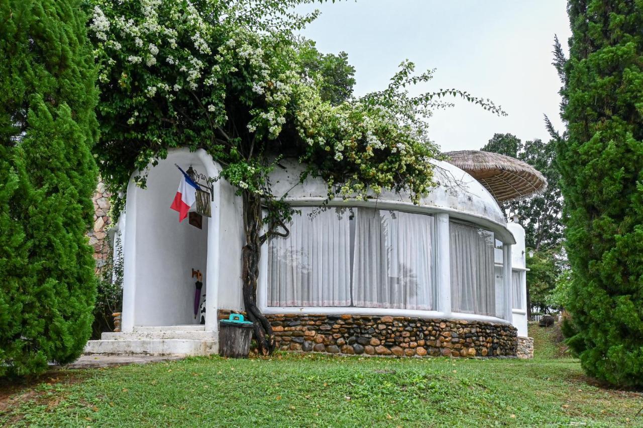 Swiss Valley Hip Resort Suan Phueng Extérieur photo