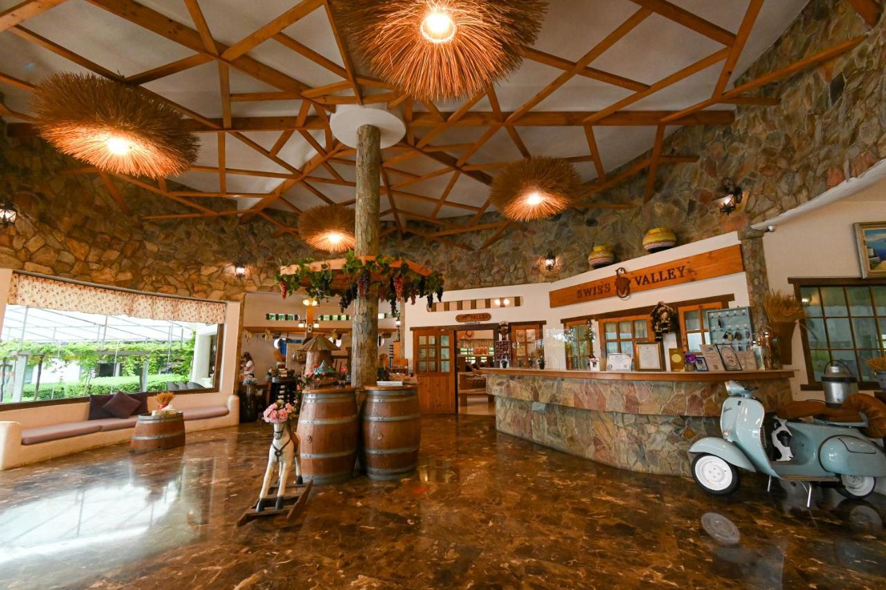 Swiss Valley Hip Resort Suan Phueng Extérieur photo