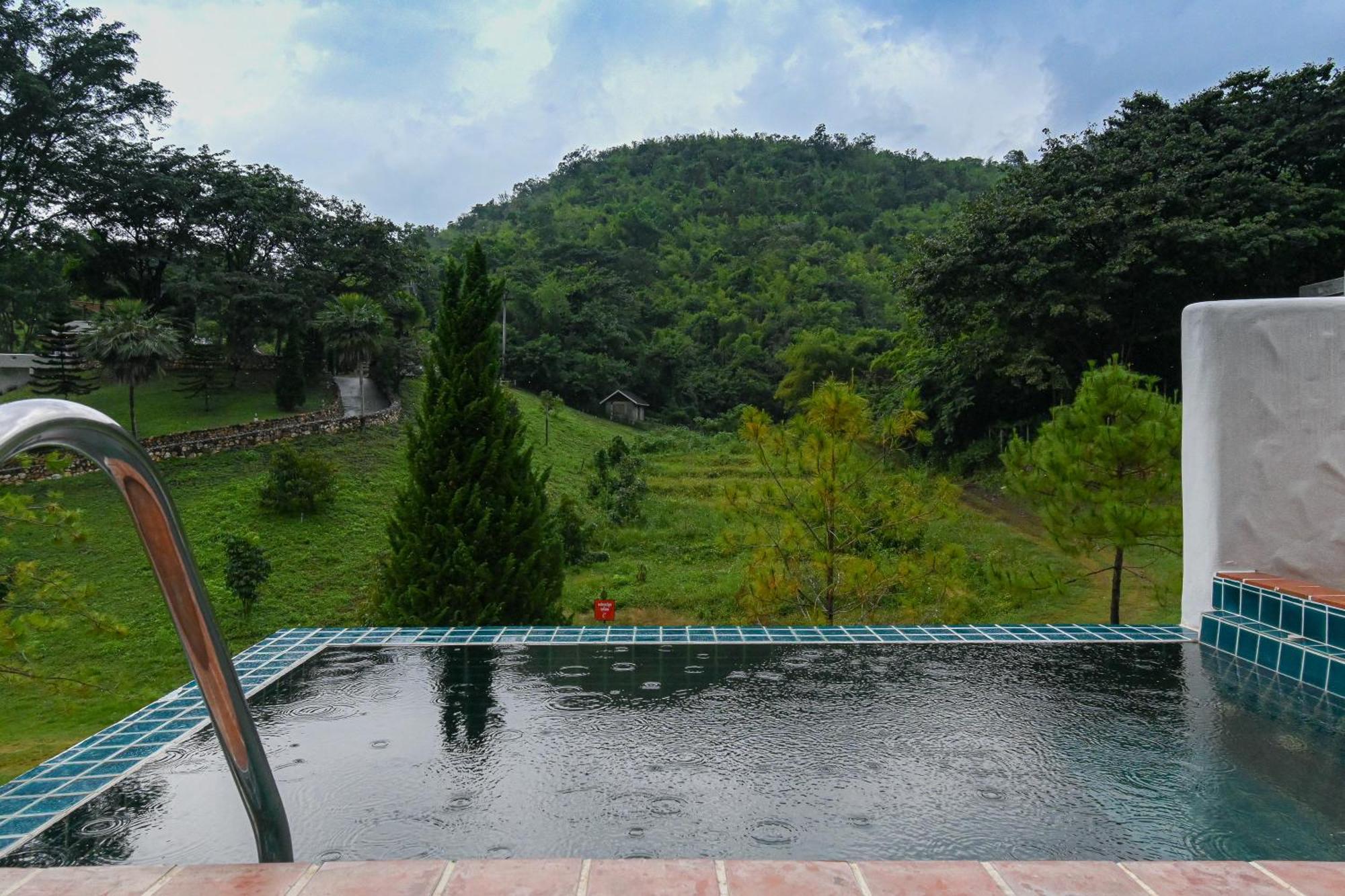 Swiss Valley Hip Resort Suan Phueng Chambre photo